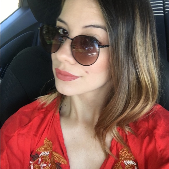 Crop top w/tie (NEW) - Picture 5 of 5